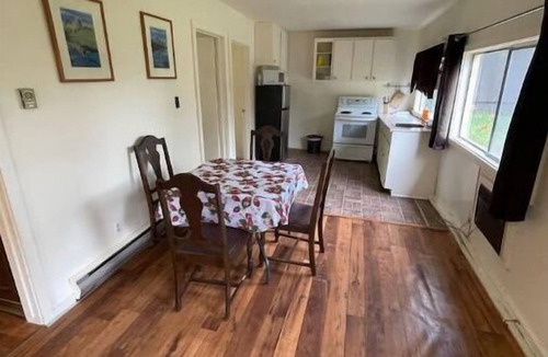 Frontenac Cabin | Luxurious Lakefront Cottage