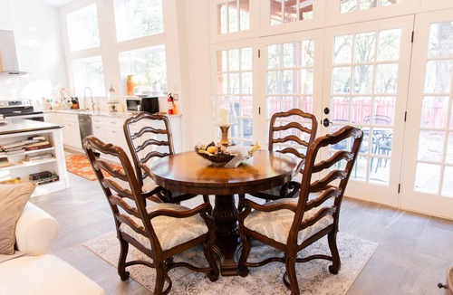 Quinlan House | Luxurious Lakefront Property