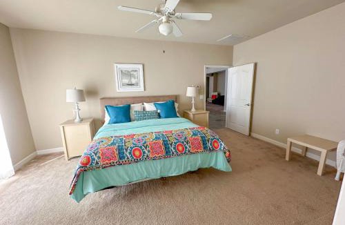Buchanan Dam House | Luxurious Lakefront Estate: Spectacular Views, Expansive Grounds and Private Jetty