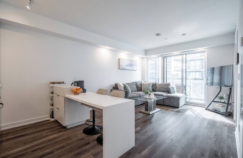 Burlington Condo | Luxurious Lakeview Condo in Burlington