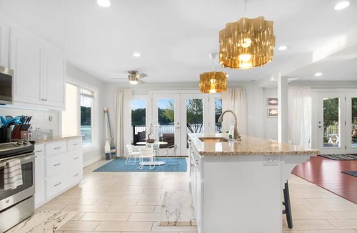 Eatonton Cottage | Luxurious large 3bd/2ba Home with Dock with beautiful sunset views