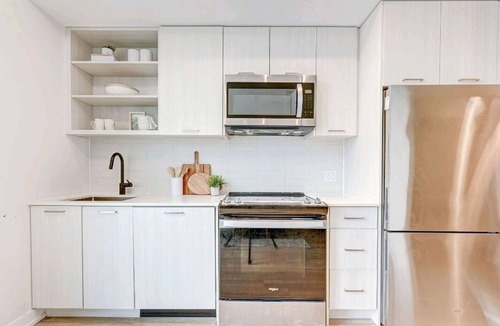 Rockcliffe - Smythe House | Luxurious large and stylish townhome with EV parking