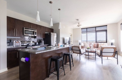 Rolling Mill Hill Condo | Luxurious large Downtown Top Floor Corner 2 Bed 2 bath - #621