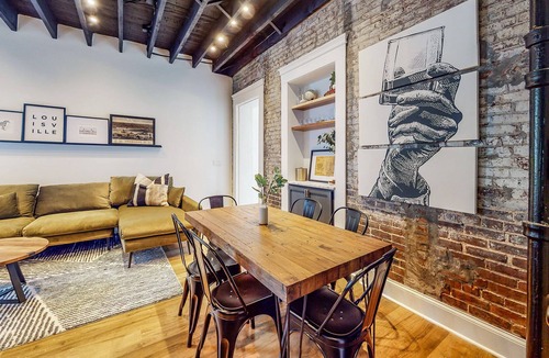 Smoketown Jackson House | ♥Luxurious Large Home w/ Private Yard Near Nulu