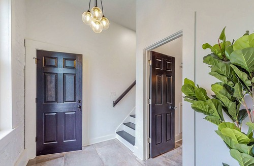 Smoketown Jackson House | ♥Luxurious Large Home w/ Private Yard Near Nulu