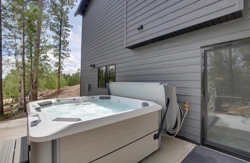 Deadwood House | Luxurious Lead Vacation Rental w/Private Hot Tub!