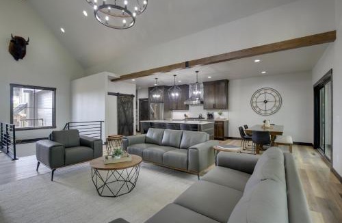 Deadwood House | Luxurious Lead Vacation Rental w/Private Hot Tub!
