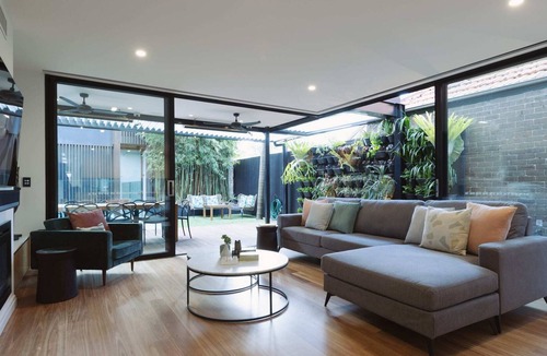 Lilyfield House | Luxurious Lilyfield With Pool and Parking
