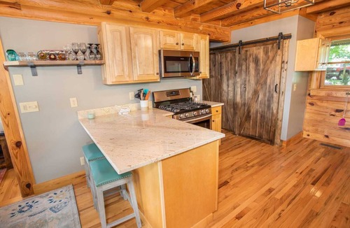 Sugar Mountain Cabin | Luxurious Log Cabin with Stunning Views