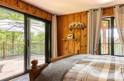 Lac Superieur Village Ski Chalet | Luxurious log cabin with private spa