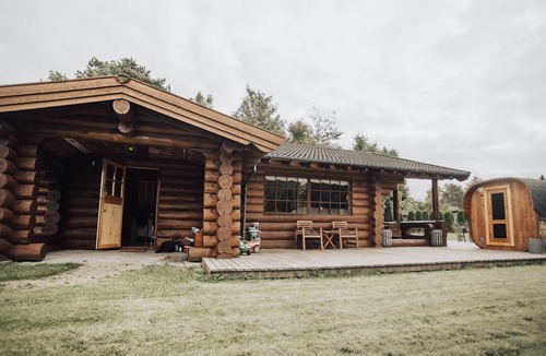 Dalby Huse Cottage | Luxurious log house near water, fjord and forest