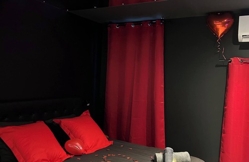 Macon Apartment | Luxurious love room in the center of Macon