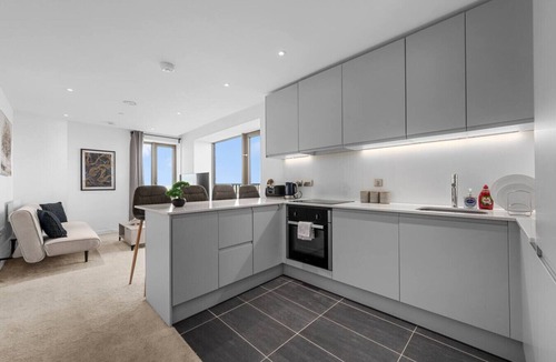 Salford Apartment | Luxurious Modern High Rise: Central Manchester