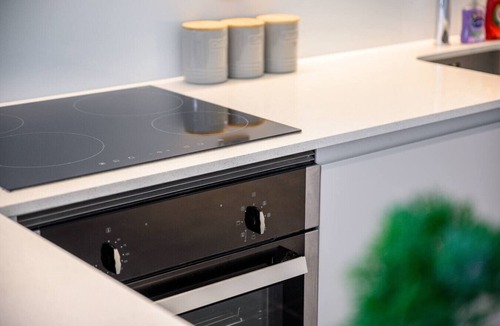 Salford Apartment | Luxurious Modern High Rise: Central Manchester