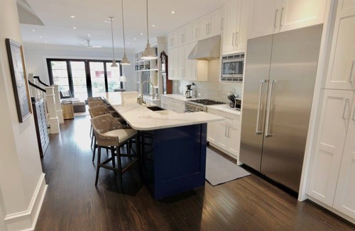 Logan Circle Apartment | Luxurious Mansion in Logan Circle Private Parking