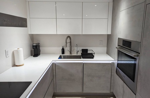 West Avenue Condo | Luxurious Miami Condo, steps from South Beach: your resort-style oasis awaits!