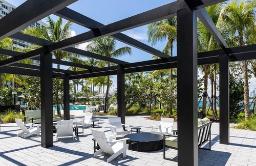 West Avenue Condo | Luxurious Miami Condo, steps from South Beach: your resort-style oasis awaits!