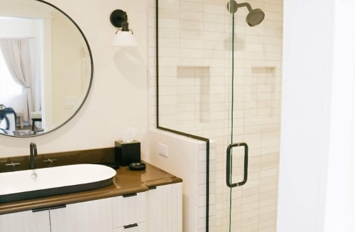 Midway Hotel | Luxurious Midway Gem - 4 Modern Haven w/Resort & Golf Access, Stunning Views!