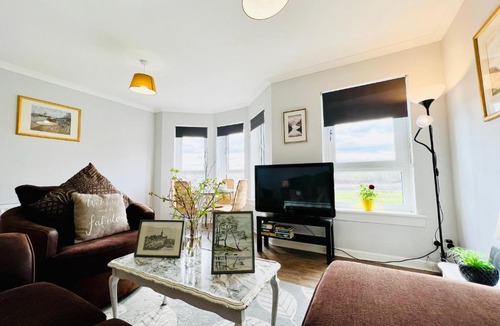 Hawkhead Apartment | Luxurious & Modern Apartment