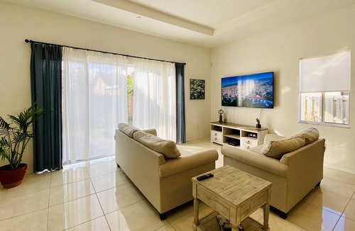 Richmond West House | Luxurious & Modern Home