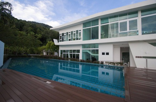 Batu Ferringhi Villa | Luxurious modern 3-storey Villa