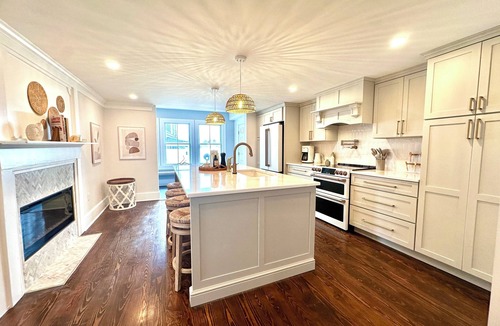 Kennebunkport Hotel | Luxurious Modern Prime location Kennebunk Cottage