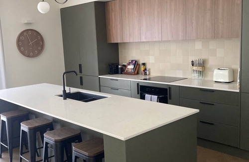 Bletchington Villa | Luxurious, modern villa bulit by multi award winning local builder.