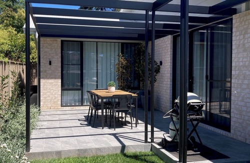 Bletchington Villa | Luxurious, modern villa bulit by multi award winning local builder.