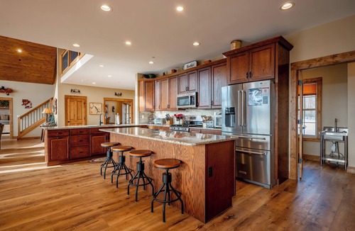 Friendsville House | Luxurious Mountain Getaway w/Hot Tub