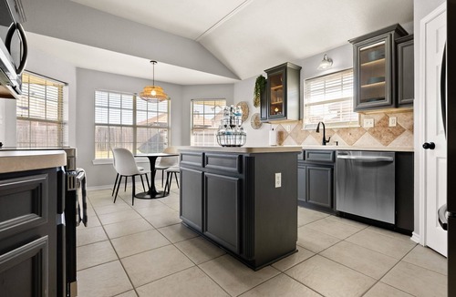Killeen House | Luxurious MTZ Homes Modern Style