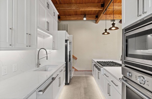 Snowmass Village Condo | Luxurious Multi-Floor Snowmass Village 3BR Condo with Amazing Views and Hot Tub