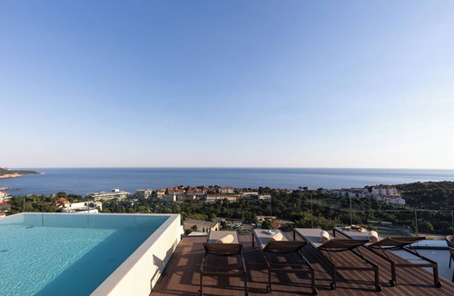 Dubrovnik House | Luxurious new 6-bedroom villa with rooftop saltwater pool, A/C, in Dubrovnik