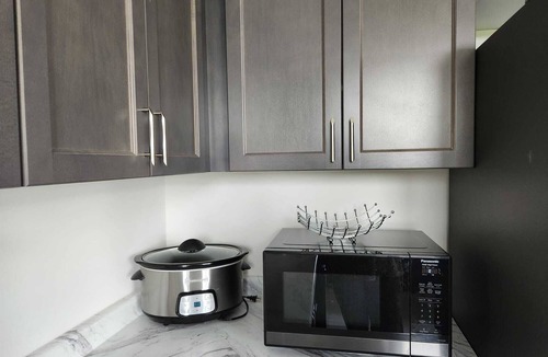 Orillia House | Luxurious New-Built Retreat Near 3 Beautiful Lakes