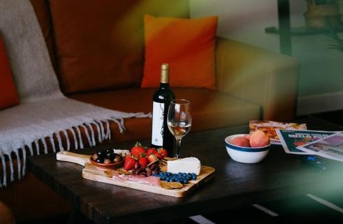 O'Hare Apartment | Luxurious New Remodeled