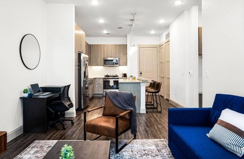 West Oak Hill Apartment | Luxurious New Unit|1Bd1Ba|Pool Golf Sim