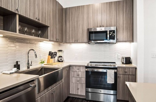 West Oak Hill Apartment | Luxurious New Unit|1Bd1Ba|Pool Golf Sim