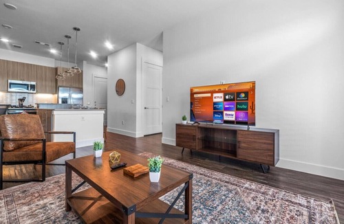 West Oak Hill Apartment | Luxurious New Unit|1Bd1Ba|Pool, Golf Sim 10