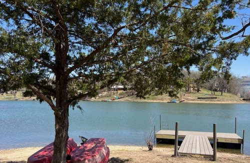 Sulphur Villa | Luxurious newly renovated villa located on Twin Lakes