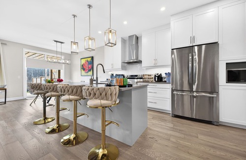 Niagara Falls House | Luxurious Niagara 3 Bdr Townhouse/Garage
