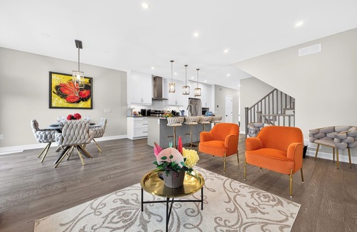 Niagara Falls House | Luxurious Niagara 3 Bdr Townhouse/Garage