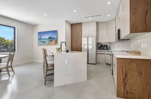Long Meadow House | Luxurious Oasis