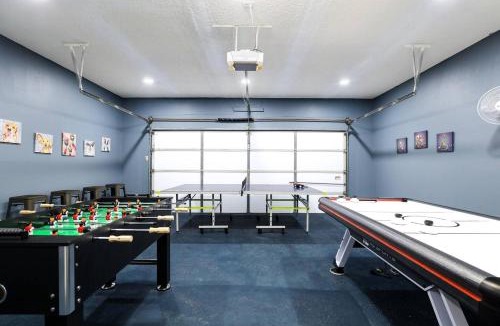 Riverbend of Camino Real House | Luxurious Oasis w Serene Pool, Games & Fire pit