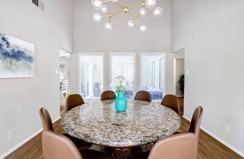 Riverbend of Camino Real House | Luxurious Oasis w Serene Pool, Games & Fire pit