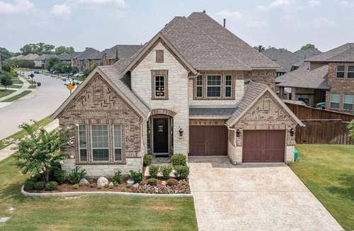 Coppell Villa | Luxurious Oasis with Pool/Spa 8 mins from Airport