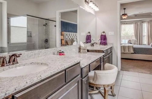 Coppell Villa | Luxurious Oasis with Pool/Spa 8 mins from Airport