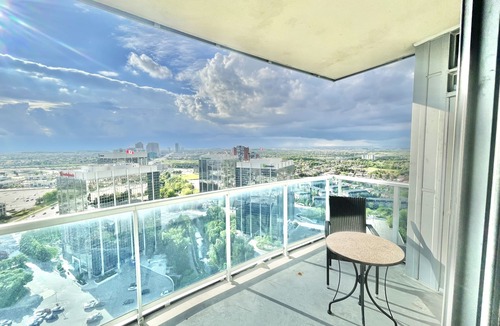 Downtown Mississauga Condo | Luxurious One bedroom Condo