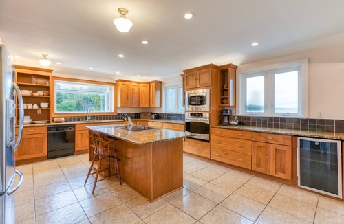 Town of Owasco House | Luxurious Owasco Lakefront Home with Level Lakeshore Beachfront 200 Feet +-