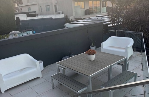 Carss Park House | Luxurious Parkside residence, architecturally designed tri-level home with pool.