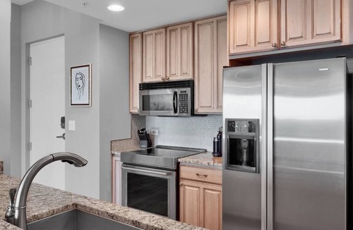South Eola Apartment | Luxurious Penthouse with 2/2 and large patio