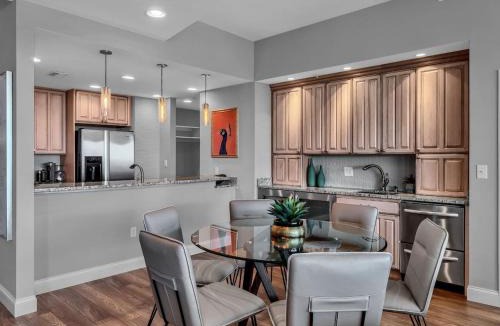 South Eola Apartment | Luxurious Penthouse with large patio